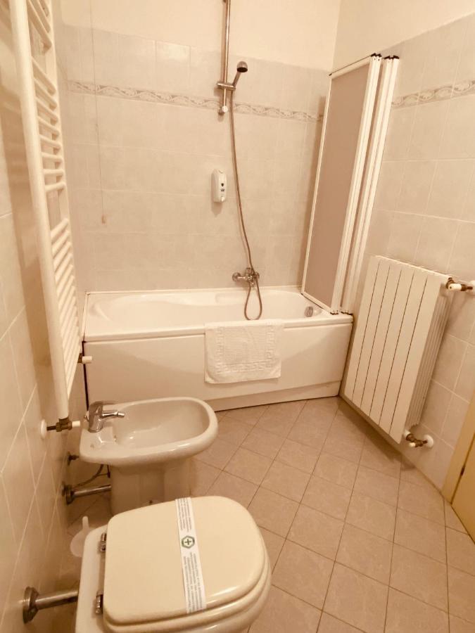 Amici Miei Rooms Cremona Exterior foto